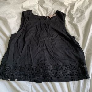 Black forever 21 tank top with lace type design!